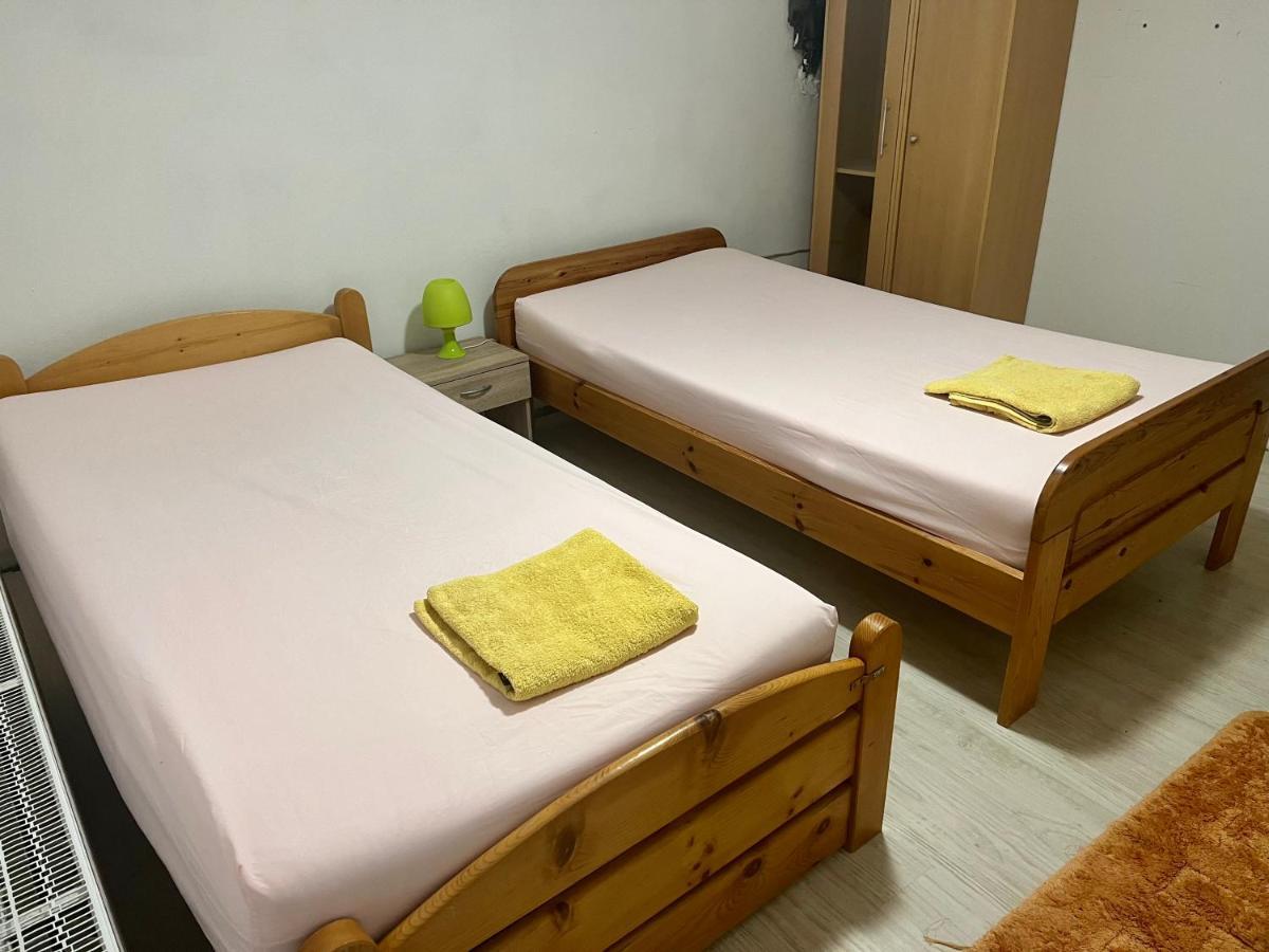 Doppelbett Zimmer Mit Gemeinschaftbad Borgholzhausen Exteriér fotografie
