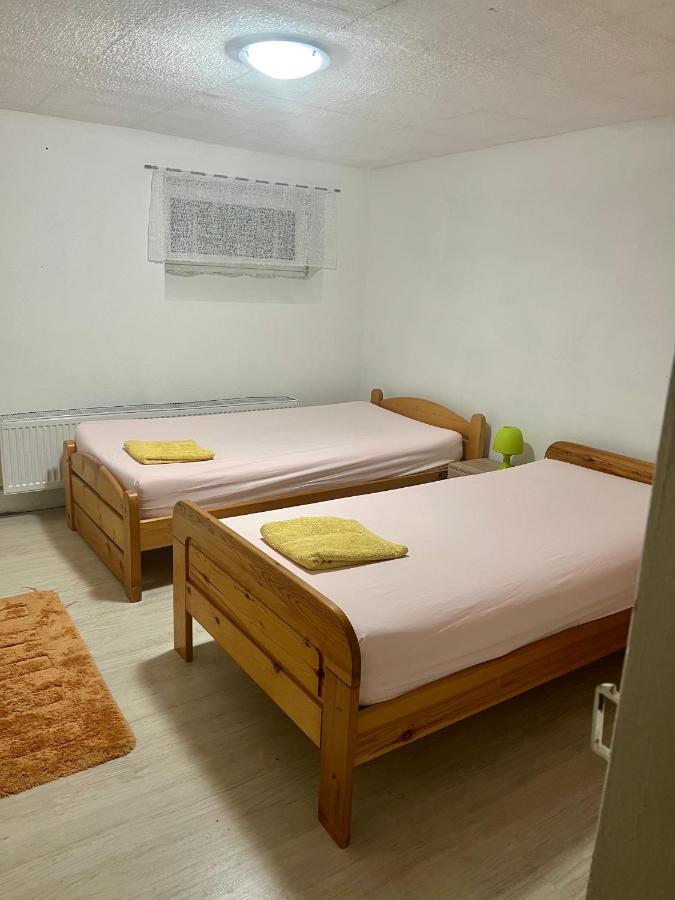 Doppelbett Zimmer Mit Gemeinschaftbad Borgholzhausen Exteriér fotografie